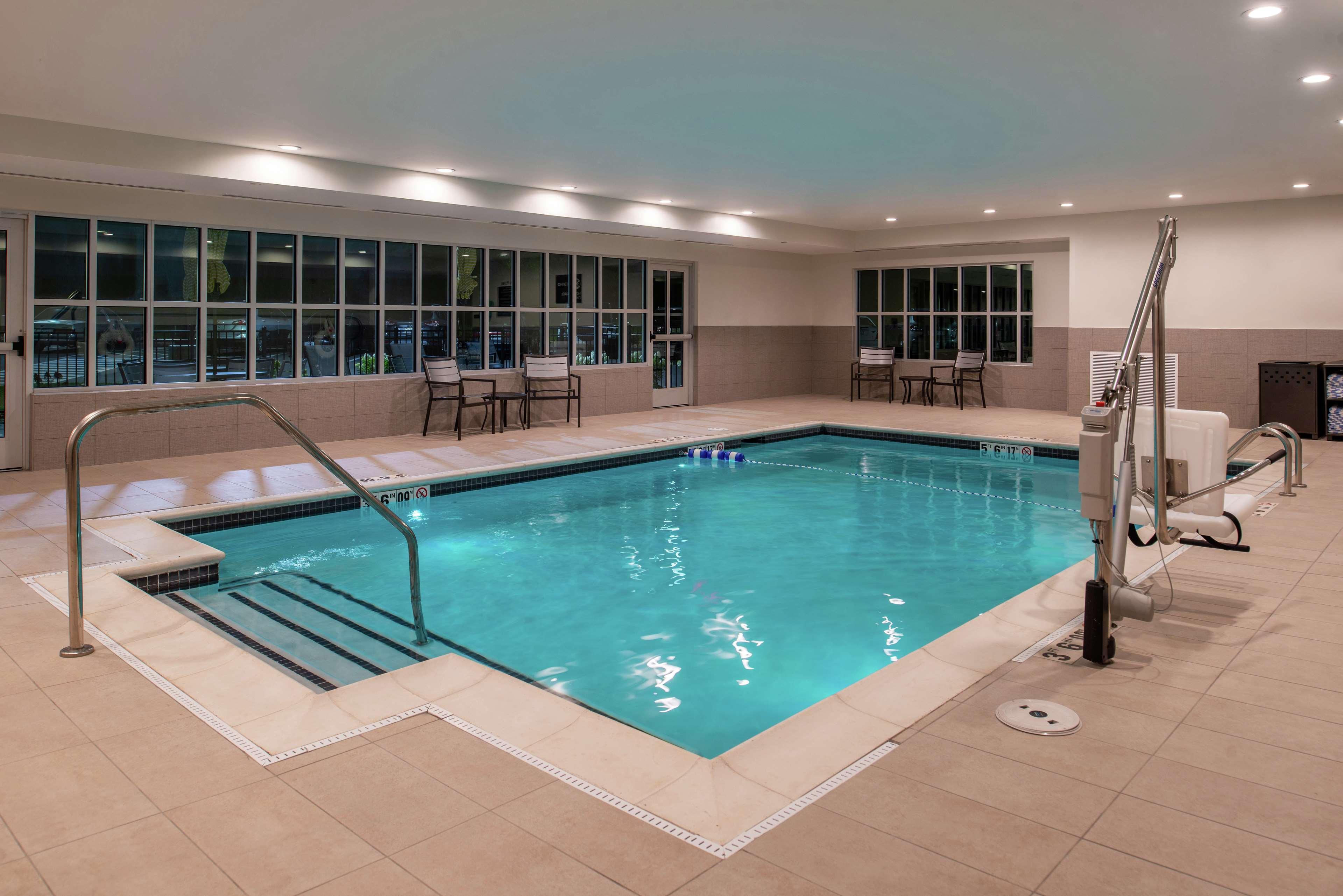 Hilton Garden Inn Kansas City Airport Mo Bagian luar foto
