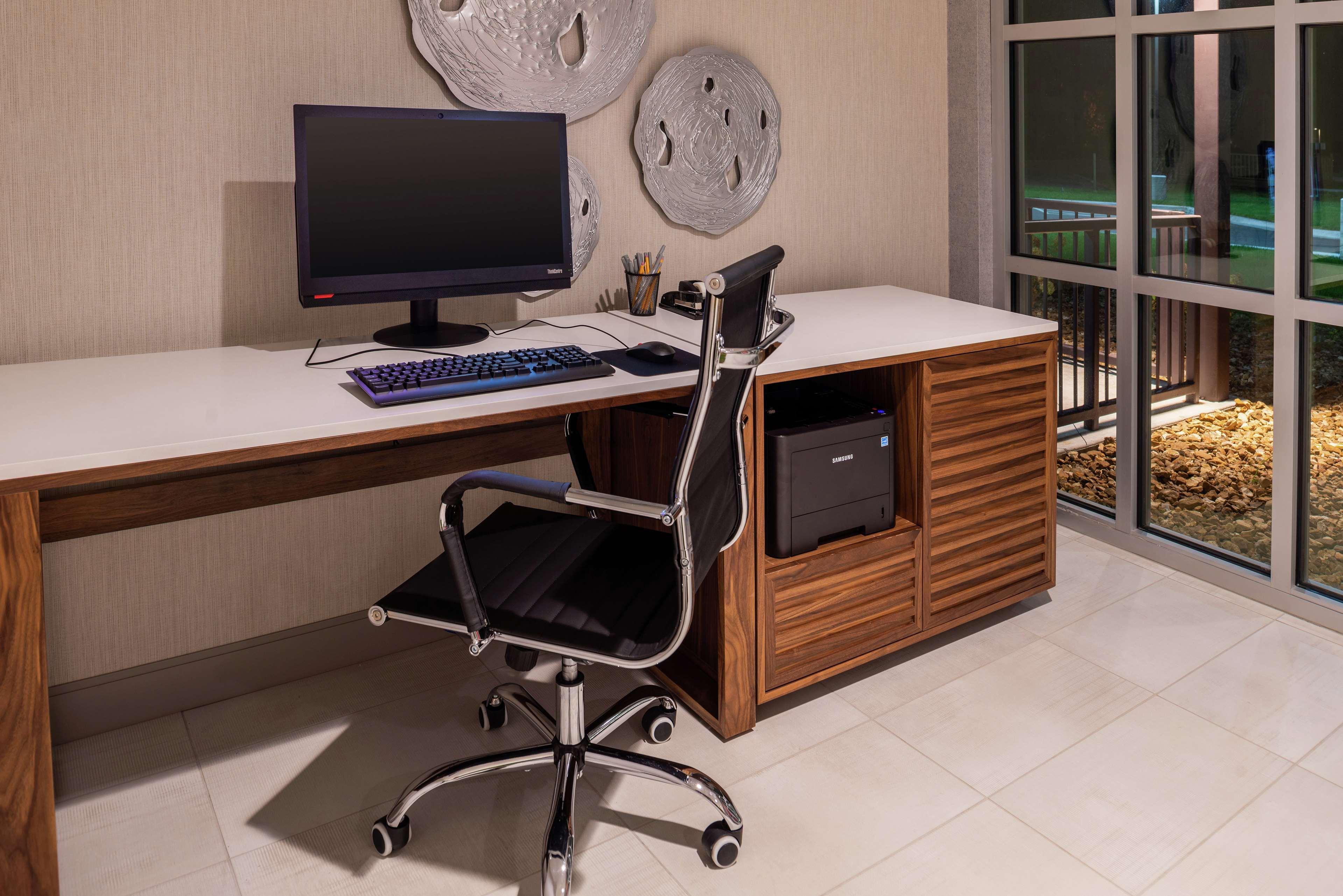 Hilton Garden Inn Kansas City Airport Mo Bagian luar foto