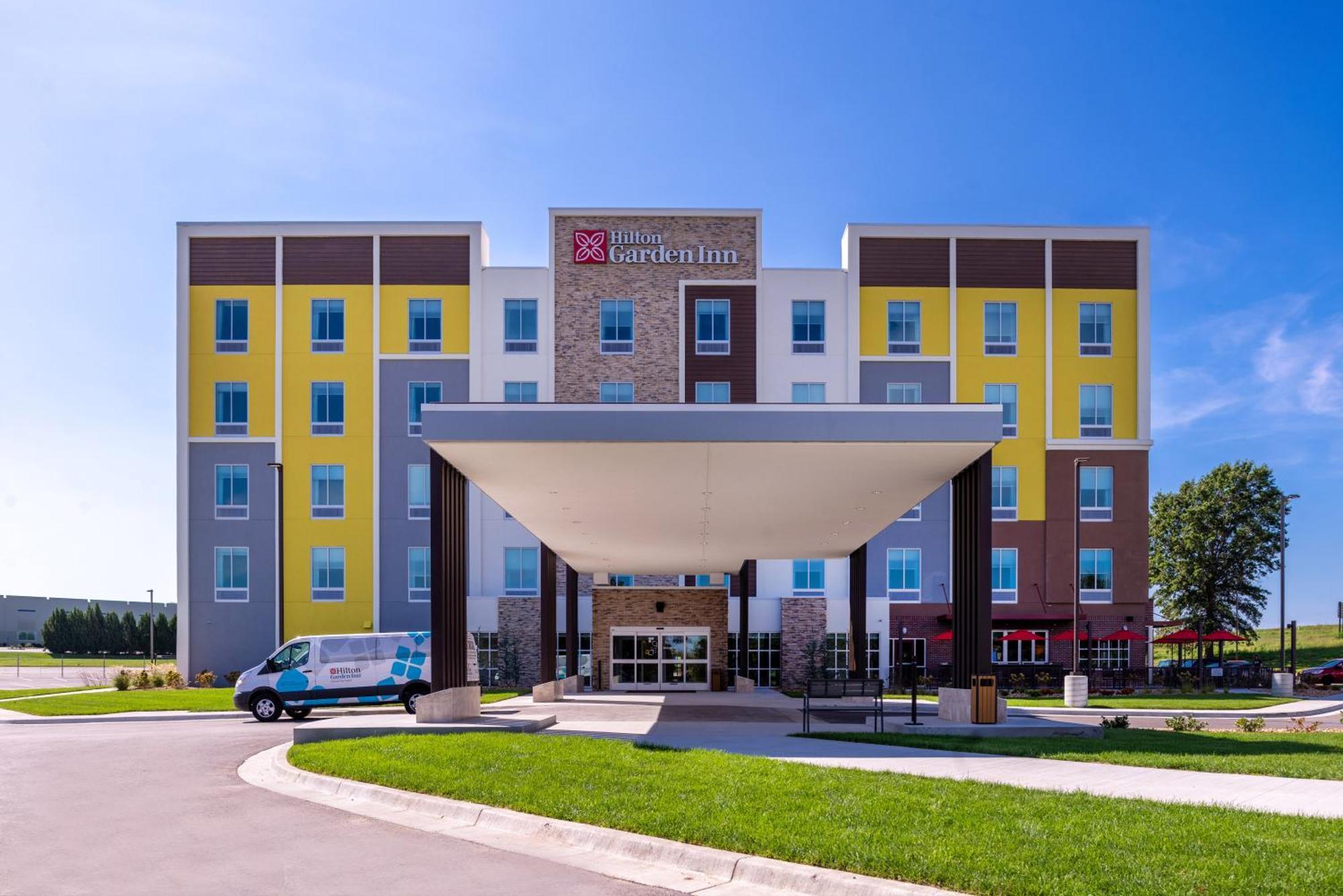 Hilton Garden Inn Kansas City Airport Mo Bagian luar foto