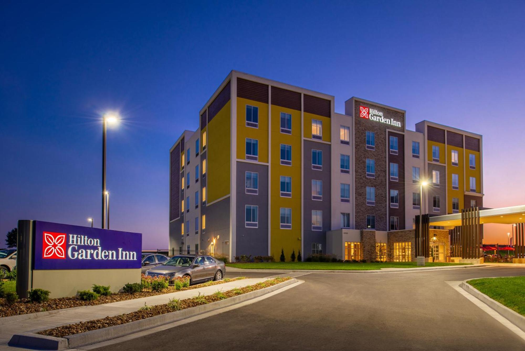 Hilton Garden Inn Kansas City Airport Mo Bagian luar foto